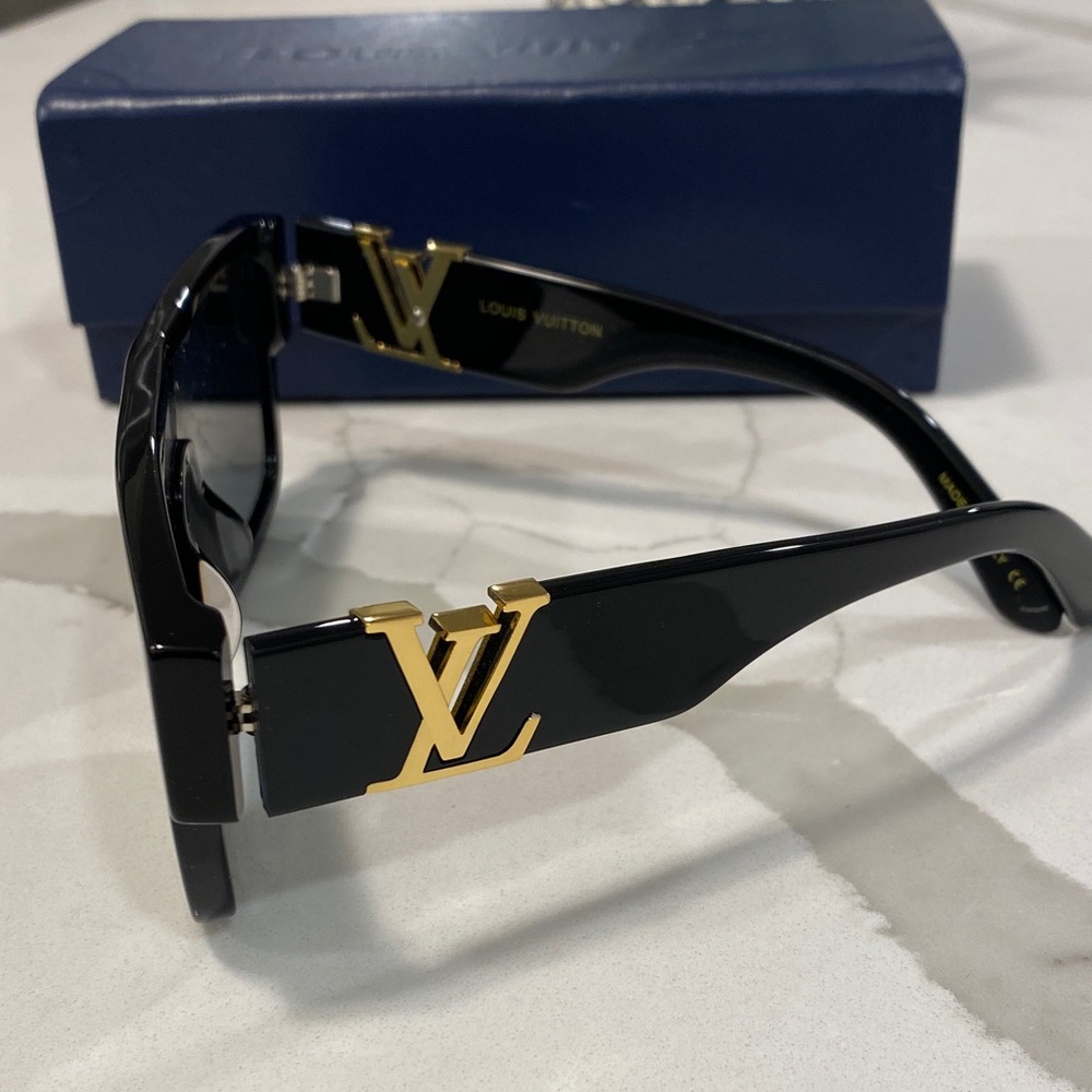 Louis Vuitton Black Sunglasses with Gold Hardware - Picture 2 of 3